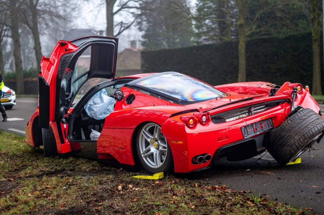 Immagine di Distrutta una rarissima Ferrari Enzo, disintegrati 3,5 milioni di euro