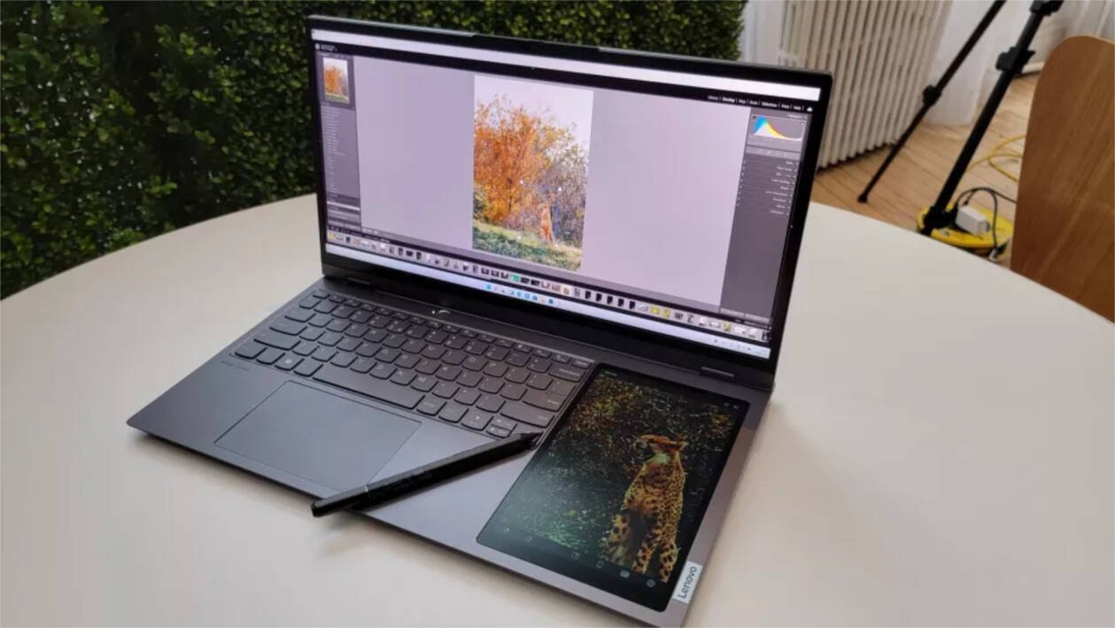 Immagine di Lenovo ThinkBook Plus Gen 3 è il notebook a doppio schermo per lavorare