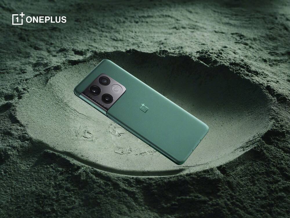 Immagine di OnePlus 10 Pro, svelati in anteprima prezzo e varianti