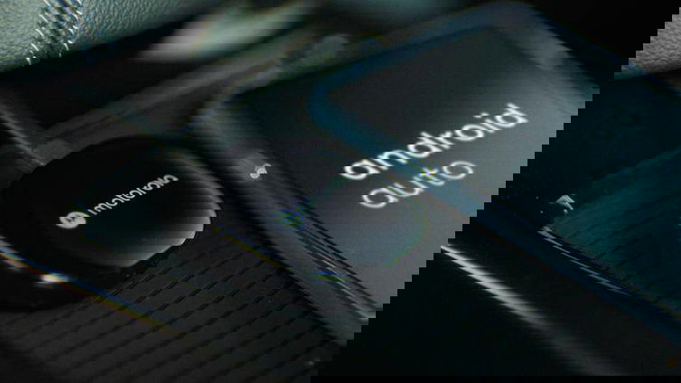 Immagine di Motorola MA1 trasforma Android Auto in versione Wireless
