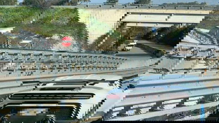 Immagine di Bugatti Centodieci, uno dei 10 esemplari per le strade del Salento