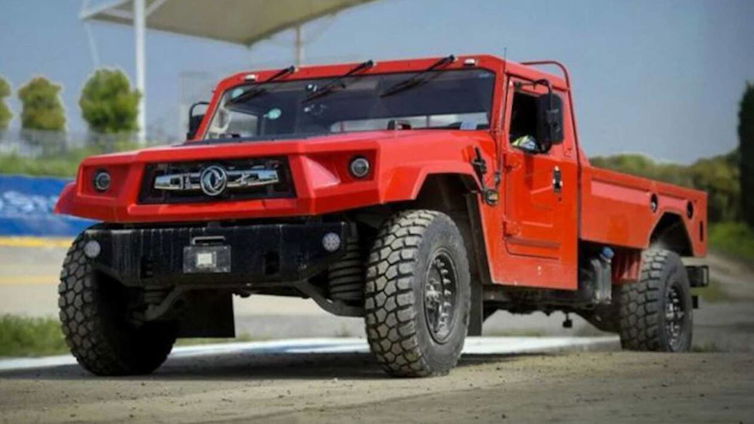 Immagine di Warrior M50, l'Hummer elettrico cinese da 1088 cv