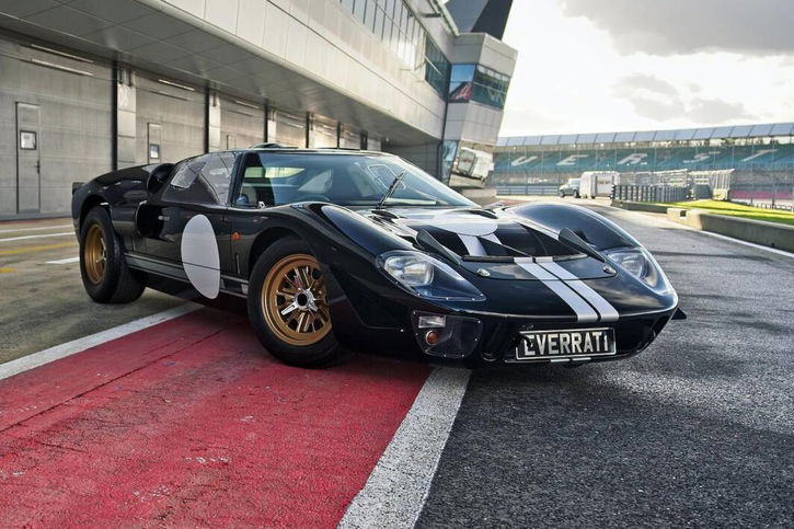 Immagine di Convertita una storica Ford GT40 in auto elettrica: sacrilegio o devozione?