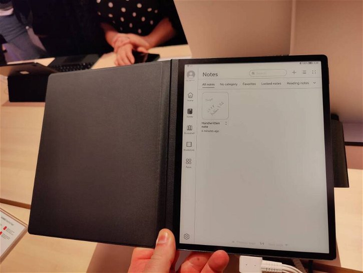 Immagine di Huawei MatePad Paper, tablet E-Ink pronto a sfidare Remarkable