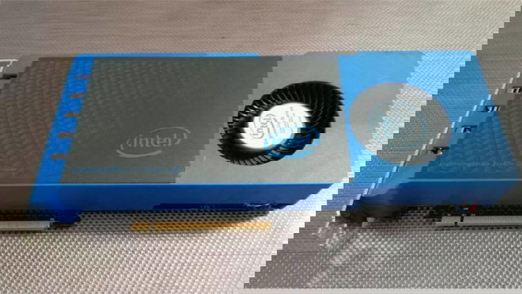 Immagine di Un prototipo funzionante di Intel Larrabee è stato venduto per oltre 4.600 euro