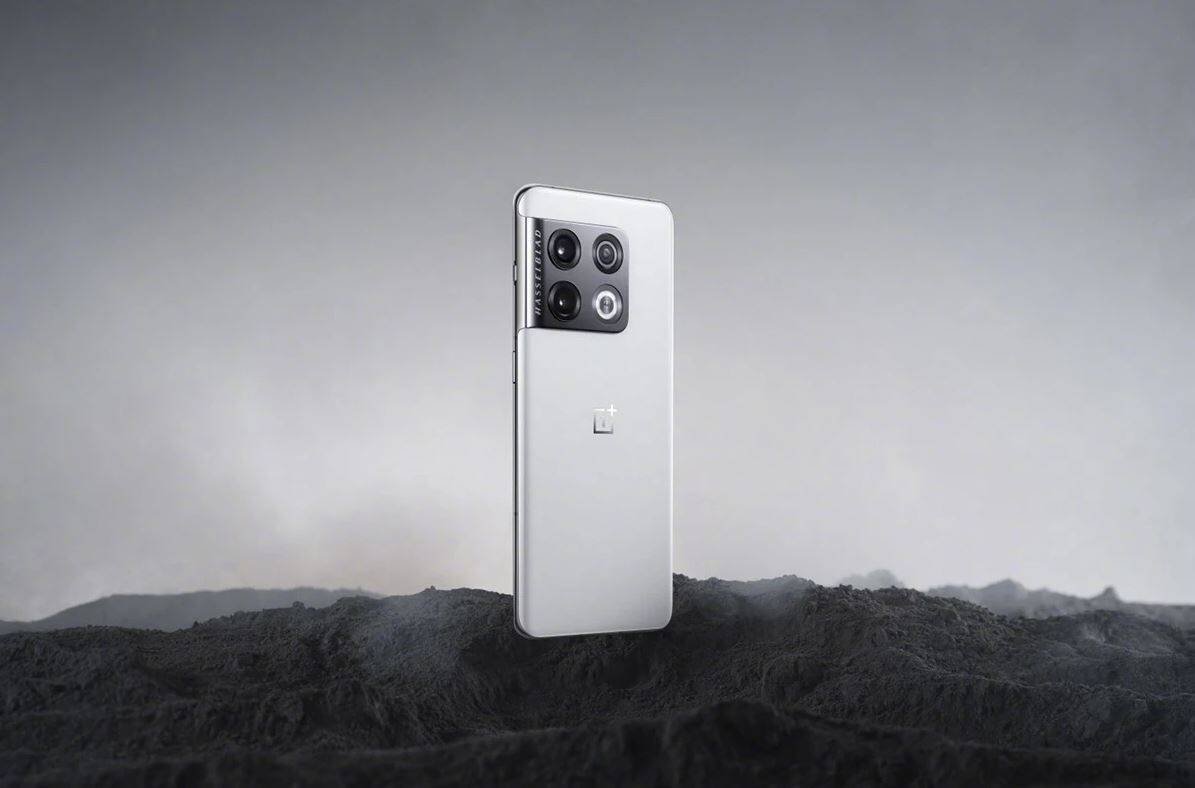 Immagine di OnePlus 10 Pro, arriva anche l'Extreme Edition: ancora più memoria e un nuovo colore
