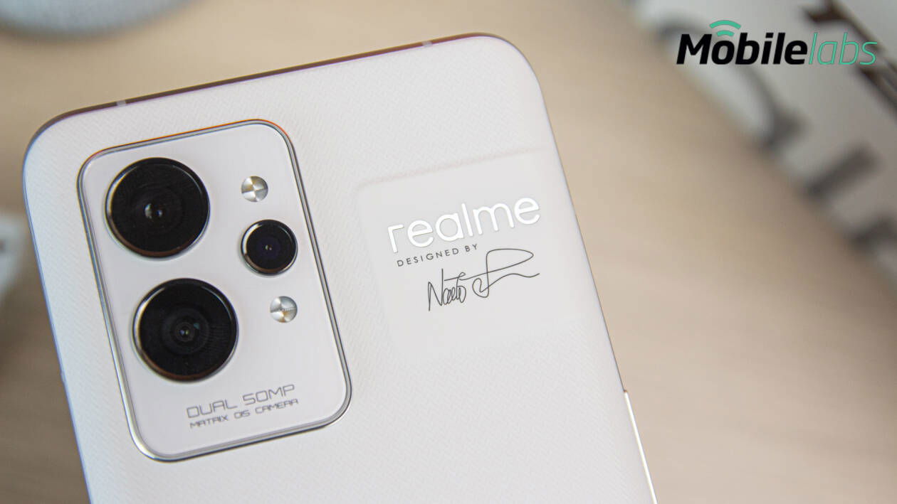 Immagine di realme GT 2 Pro, la scocca di "carta" che tutti dovrebbero copiare