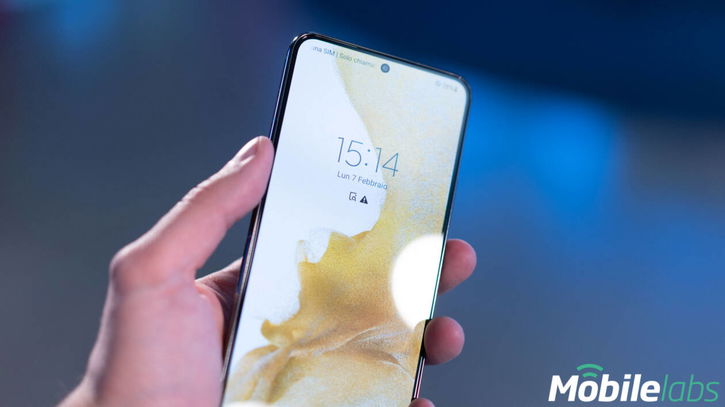 Immagine di Samsung accusata di ridurre le prestazioni di 10 mila app: cosa sta succedendo?