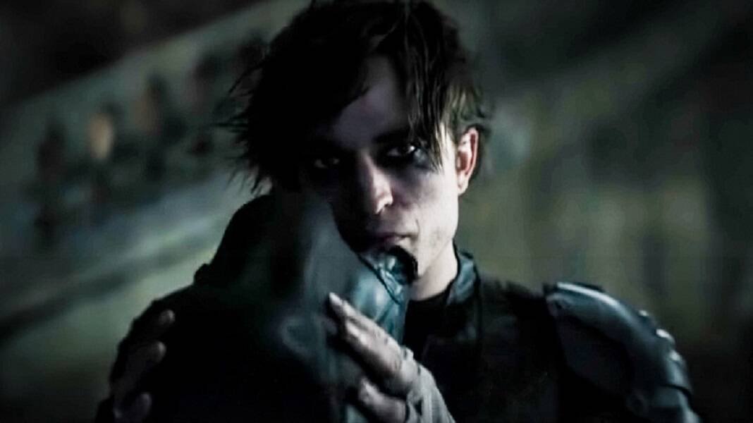 Immagine di The Batman: Robert Pattinson considera il film la sua prova più impegnativa