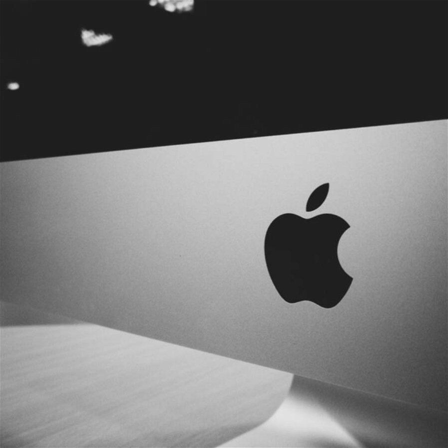 apple-logo-218439.jpg
