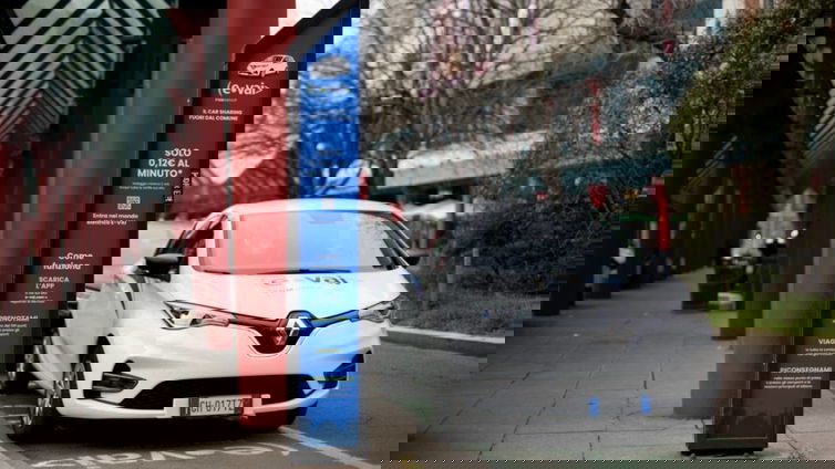 Immagine di Car sharing, a Milano debutta il nuovo car sharing elettrico E-VAI