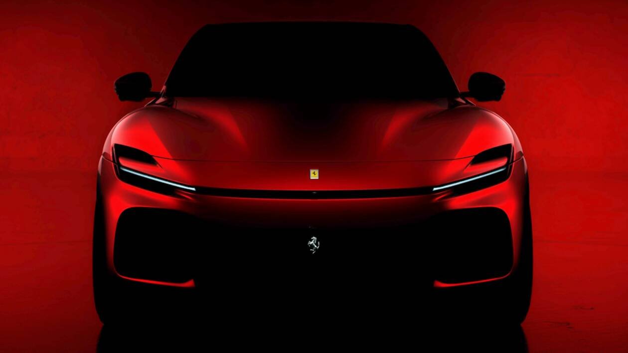 Immagine di Ferrari Purosangue, il teaser svela un muso da vera supercar