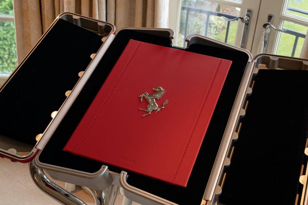 Immagine di 30mila dollari per un libro di Ferrari, praticamente il prezzo di una Golf