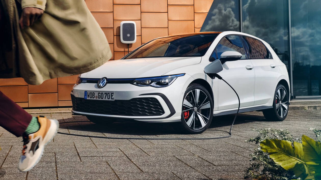 Immagine di Volkswagen, stop alle prenotazioni di plug-in hybrid