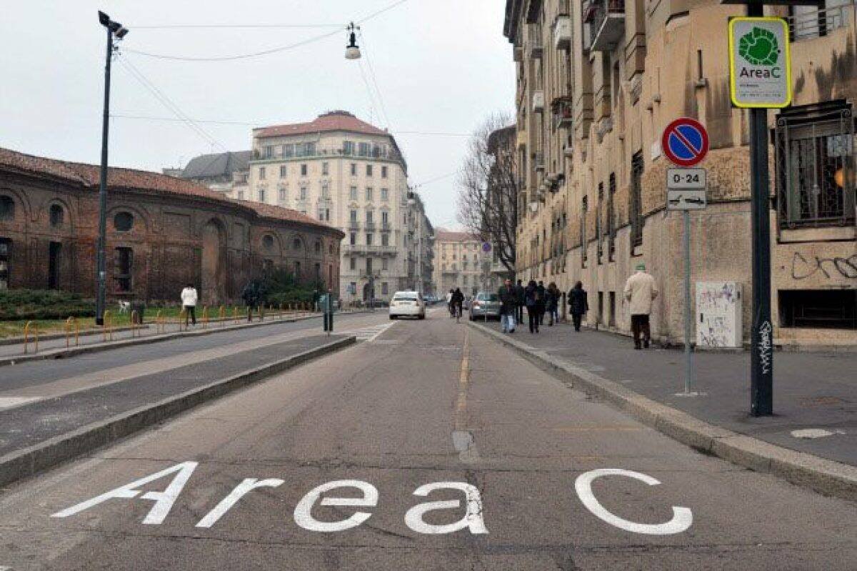 Immagine di Milano, slittano ancora i nuovi divieti per Area B e C