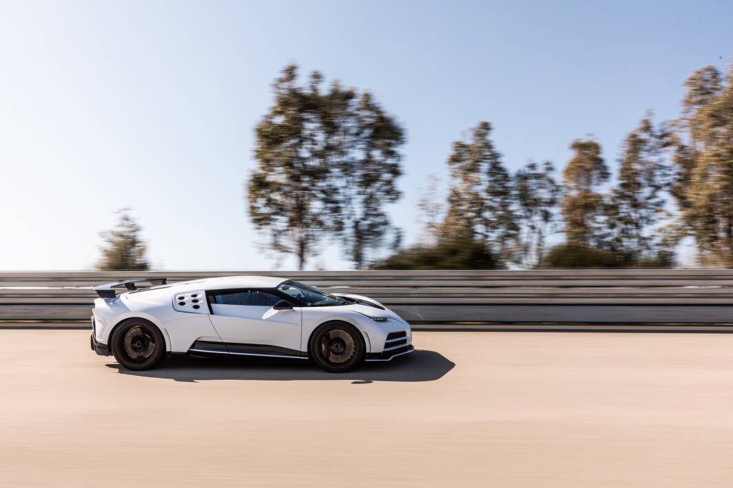 Immagine di Bugatti Centodieci entra in produzione dopo 50mila km di test