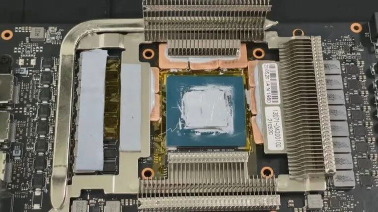 Immagine di Un modder risolve i problemi delle GDDR6X, temperature più basse di oltre 40 gradi!