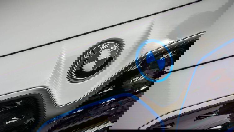Immagine di BMW progetta il differenziale attivo per l'elettriche più sportive