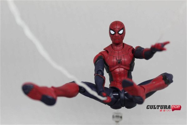 spider-man-upgraded-suit-s-h-figuarts-220080.jpg
