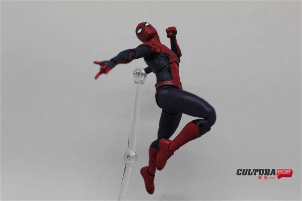spider-man-upgraded-suit-s-h-figuarts-220081.jpg