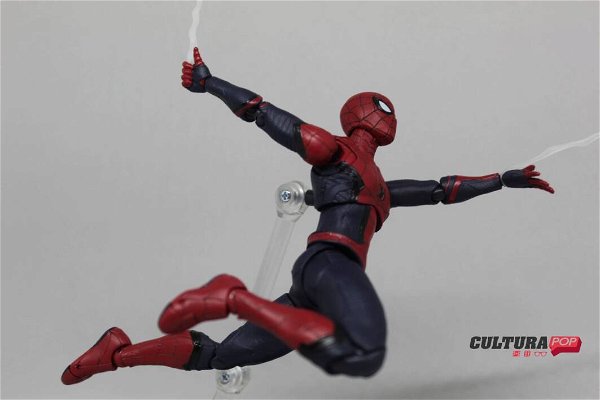 spider-man-upgraded-suit-s-h-figuarts-220083.jpg