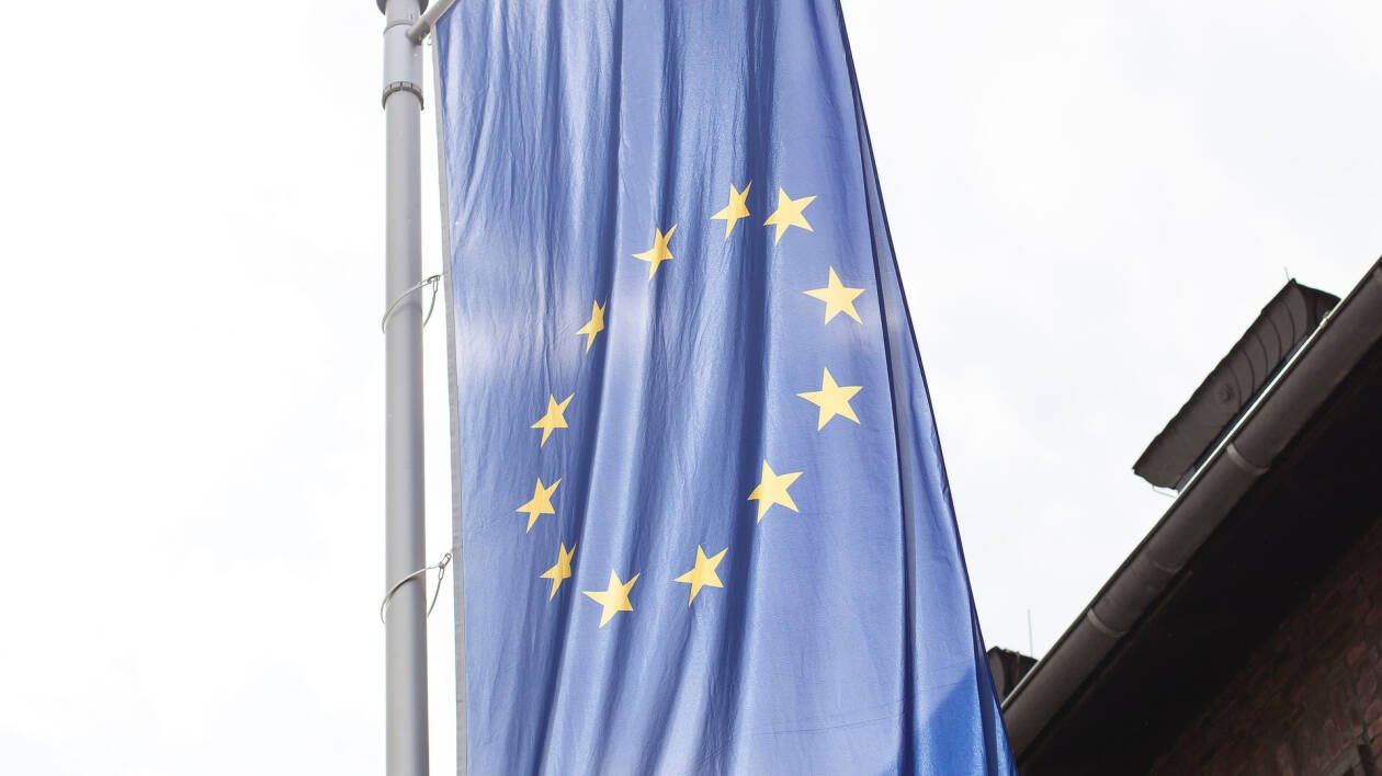 Immagine di Parlamento UE vota per il ritorno delle batterie rimovibili sugli smartphone