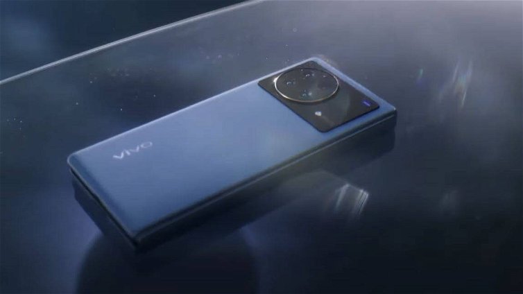 Immagine di Vivo X Fold si mostra in video, lo sfidante di Galaxy Z Fold 3 arriverà assieme a Vivo Pad