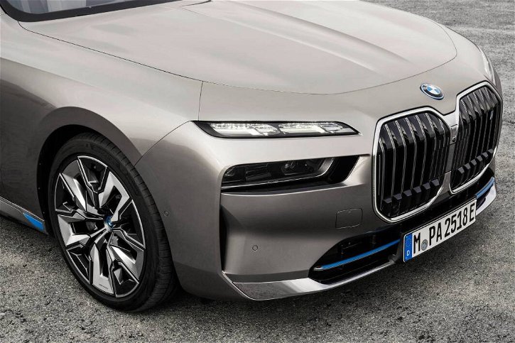 Immagine di Le nuove auto elettriche sono troppo pesanti per BMW, necessaria una dieta