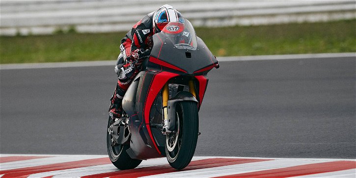 Immagine di Ducati MotoE, il prototipo V21L si mostra in video