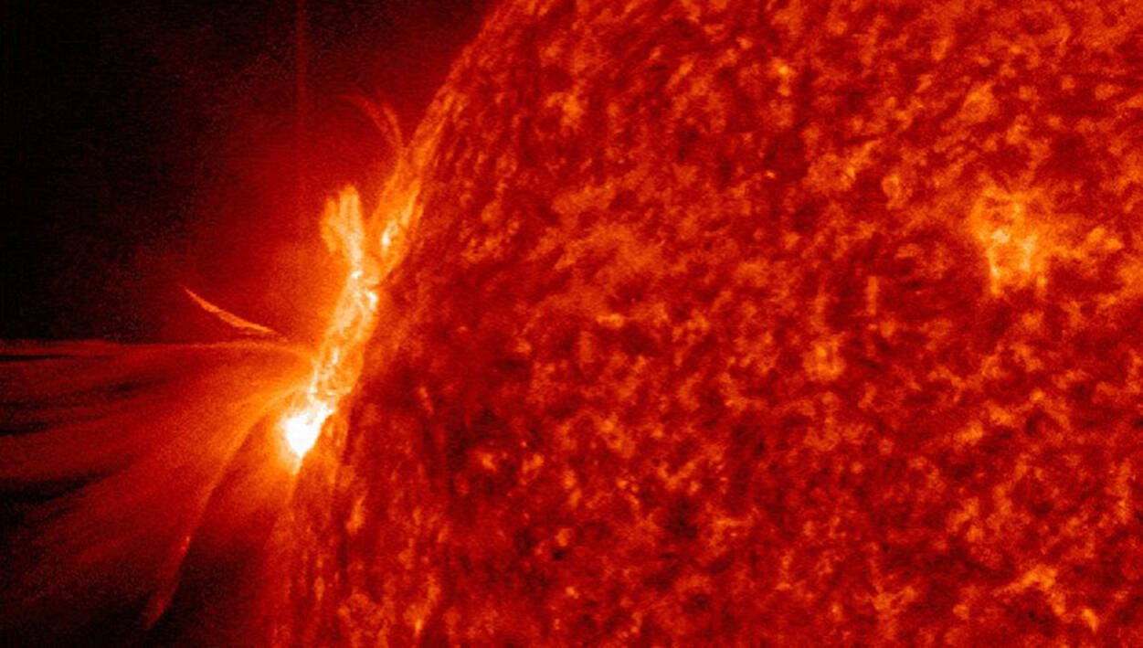 Immagine di Ecco le spettacolari immagini della potente esplosione solare