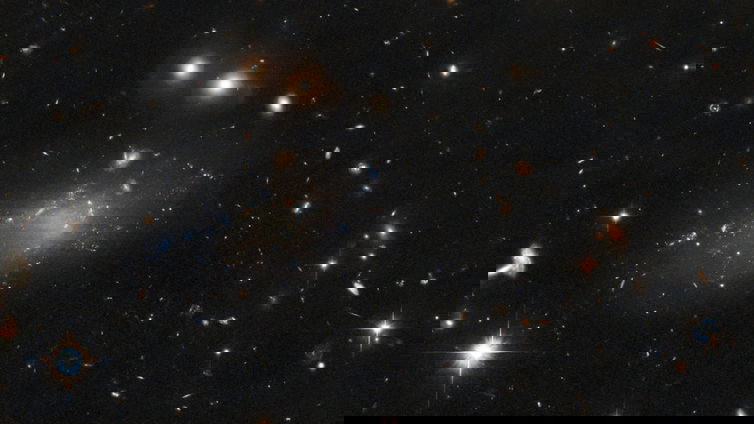 Immagine di Hubble cattura le immagini di una galassia “ultra diffusa”