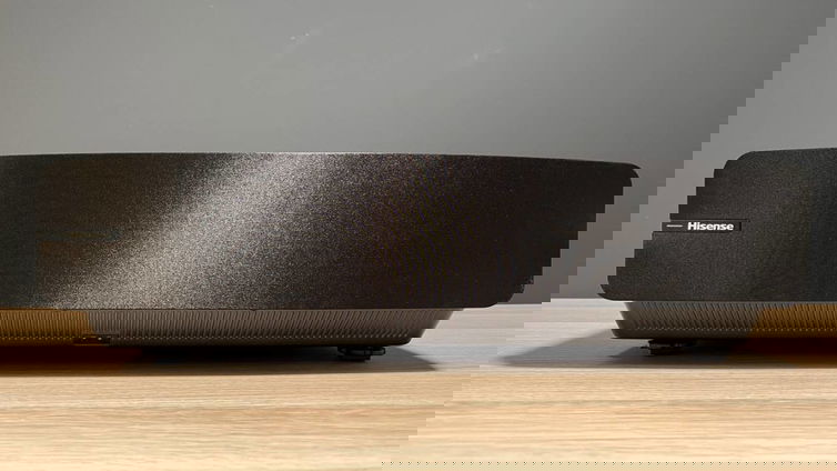 Immagine di HiSense LaserTV 88” 4K (L5GV), la soluzione ideale per chi vuole un grande schermo | Recensione