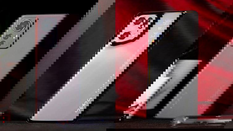Immagine di Xiaomi 12 Pro vs Oppo Find X5 Pro: una questione di dettagli