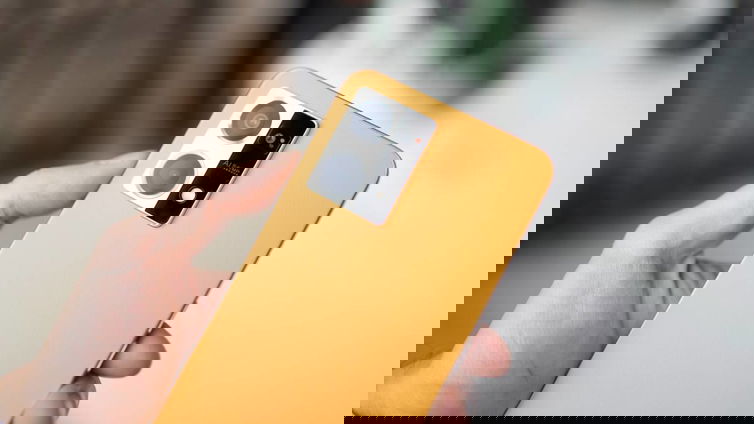 Immagine di Oppo Reno7 arriva in Italia, fotocamera a microscopio e LED di notifica a meno di 300€!