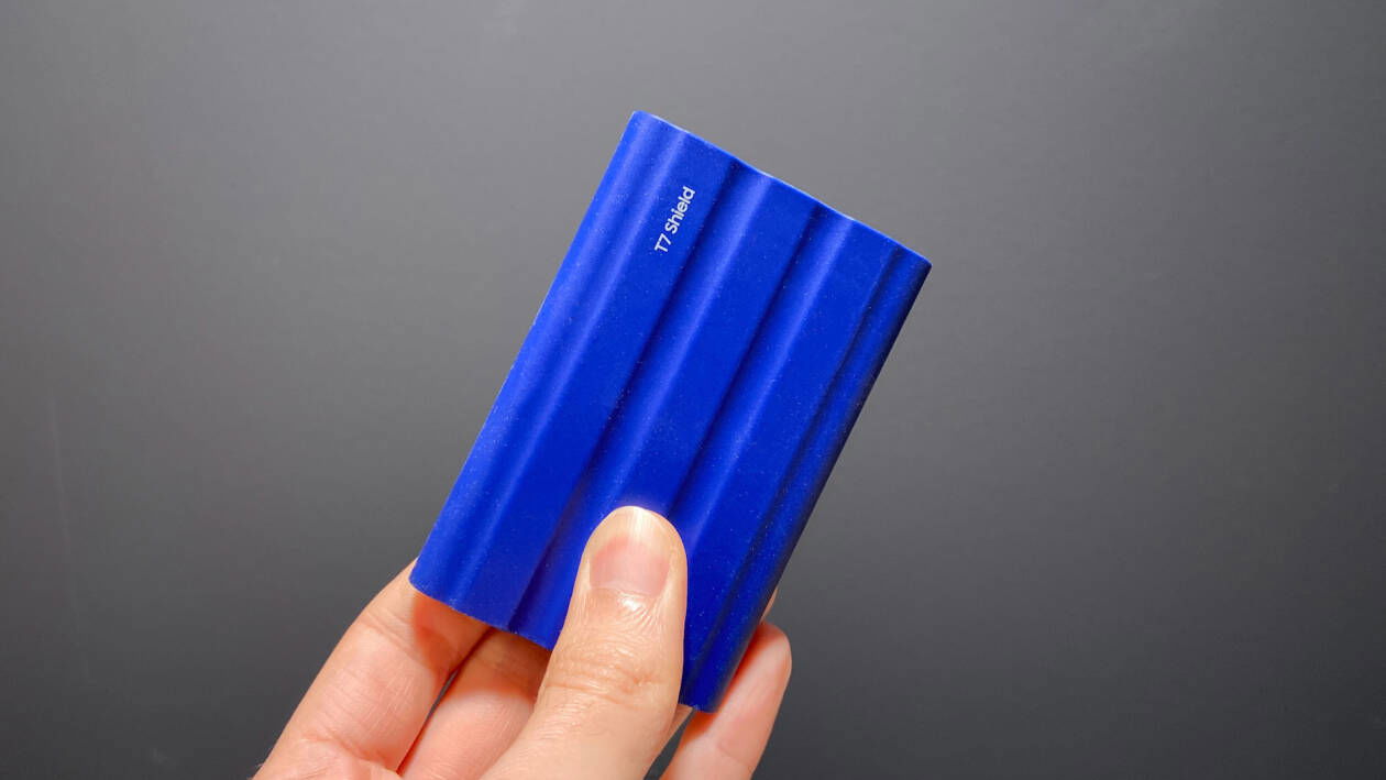 Immagine di Samsung T7 Shield, un SSD da portare ovunque | Recensione