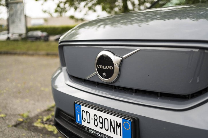 Immagine di Volvo, il nuovo SUV elettrico EX30 debutterà nel 2023