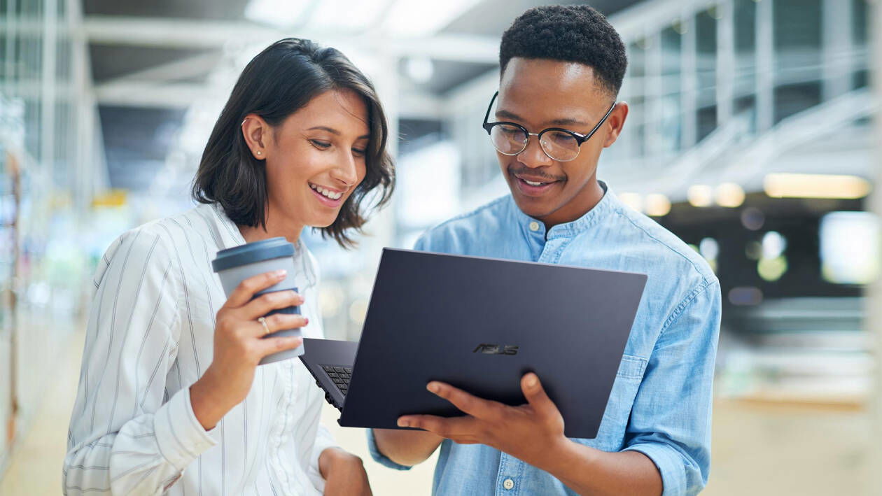 Immagine di ASUS ExpertBook B1: notebook business in sconto di 140€ su Amazon!