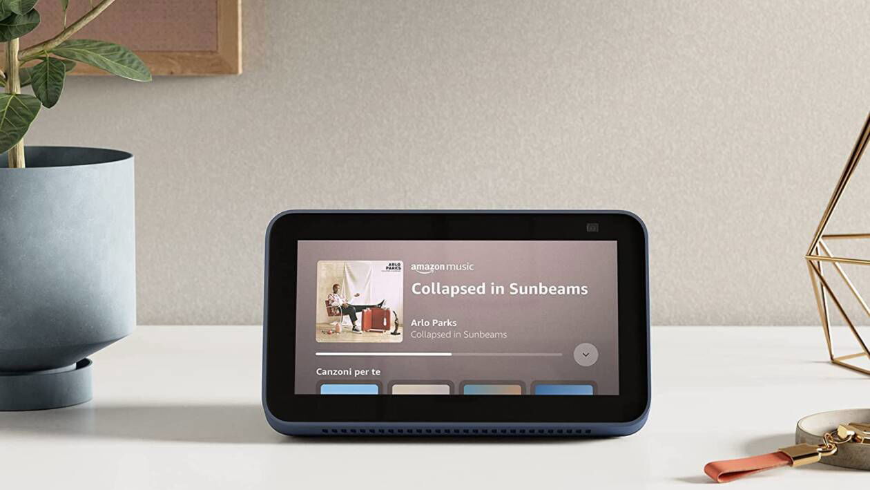 Immagine di Bomba Amazon: 2 Echo Show + lampadina Philips HUE a soli 73€!