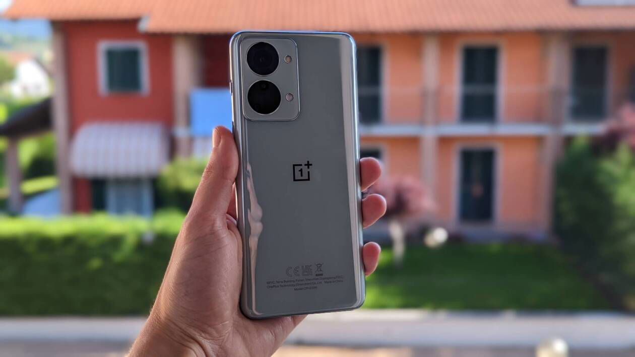 Immagine di OnePlus Nord 2T recensione: continuità, non rivoluzione