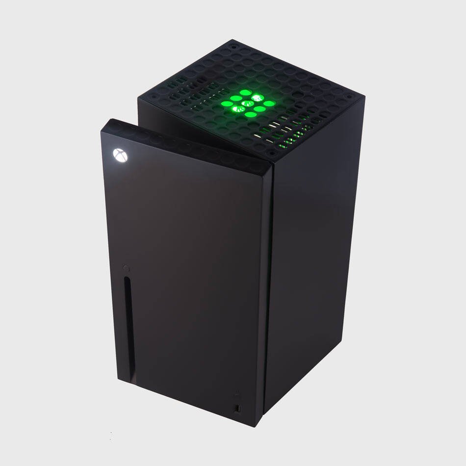 Immagine di Un modder trasforma il frigo Xbox in un PC da gaming