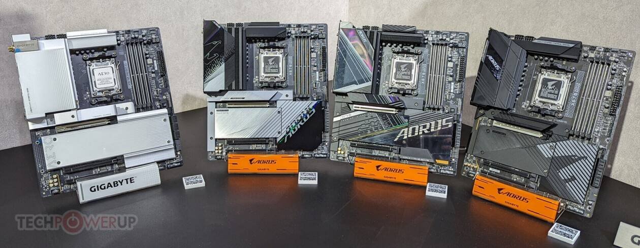 Immagine di Gigabyte mostra quattro nuove schede madri AM5 al Computex 2022