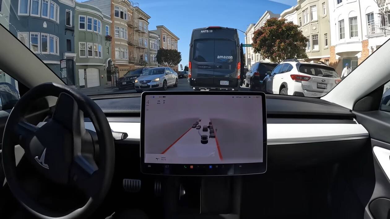 Immagine di Tesla rilascia la versione 10.12 di Full Self-Driving