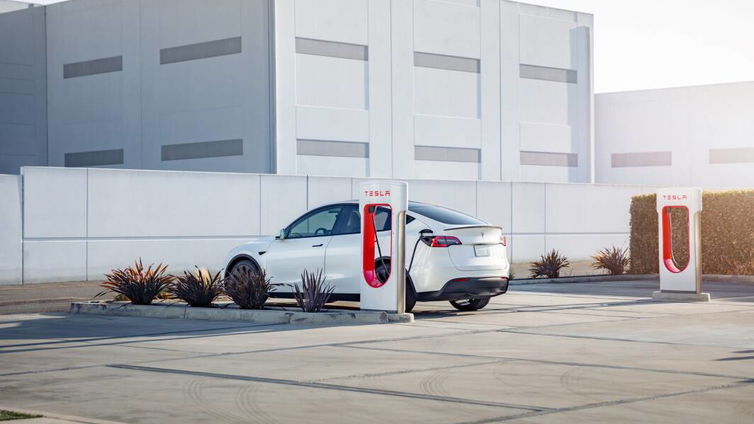 Immagine di Tesla Supercharger, le nuove stazioni di ricarica aperte a tutti