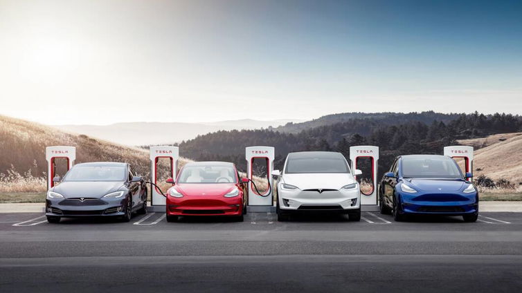 Immagine di Tesla, oltre 10.000 i Supercharger in Europa