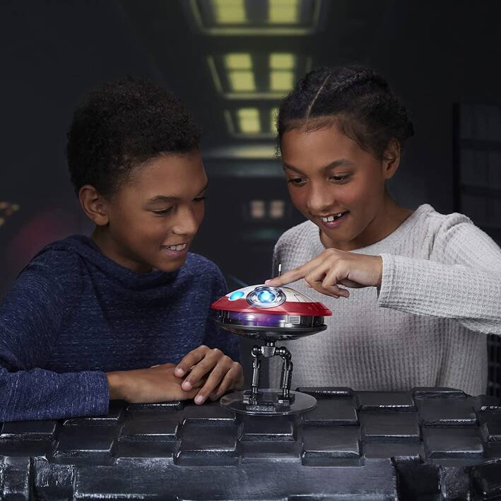 Immagine di Obi-Wan Kenobi: Tutti pazzi per Lola, Recensione del nuovo robottino di Hasbro