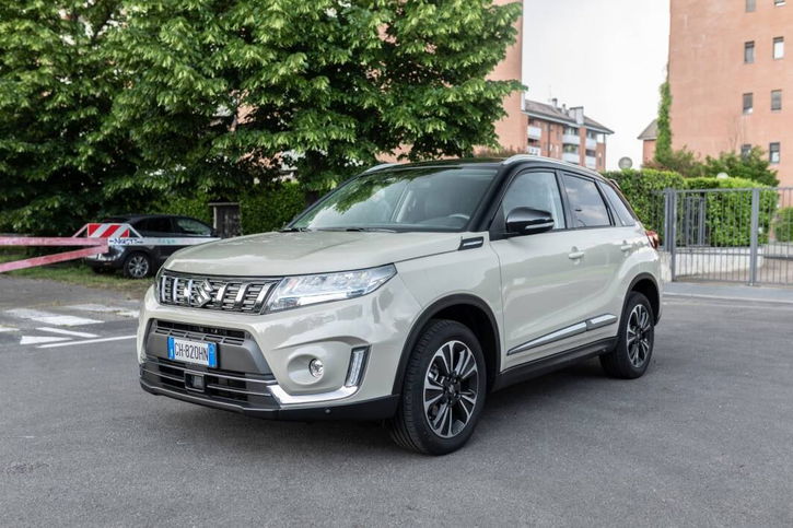 Immagine di Prova, Suzuki Vitara Hybrid 4WD: il SUV adatto alla strada e anche al fuoristrada