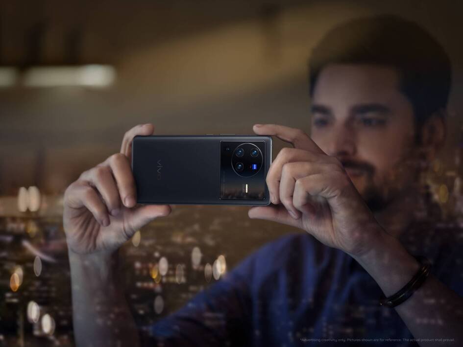 Immagine di Vivo X80 Pro 5G ufficiale in Italia: smartphone o fotocamera?