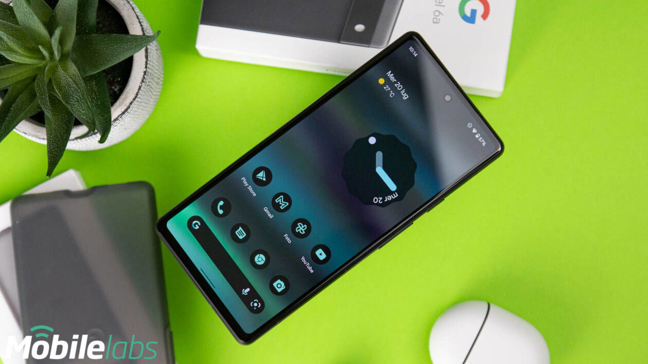 Immagine di Google Pixel 6a recensione, piacevolmente sottosopra