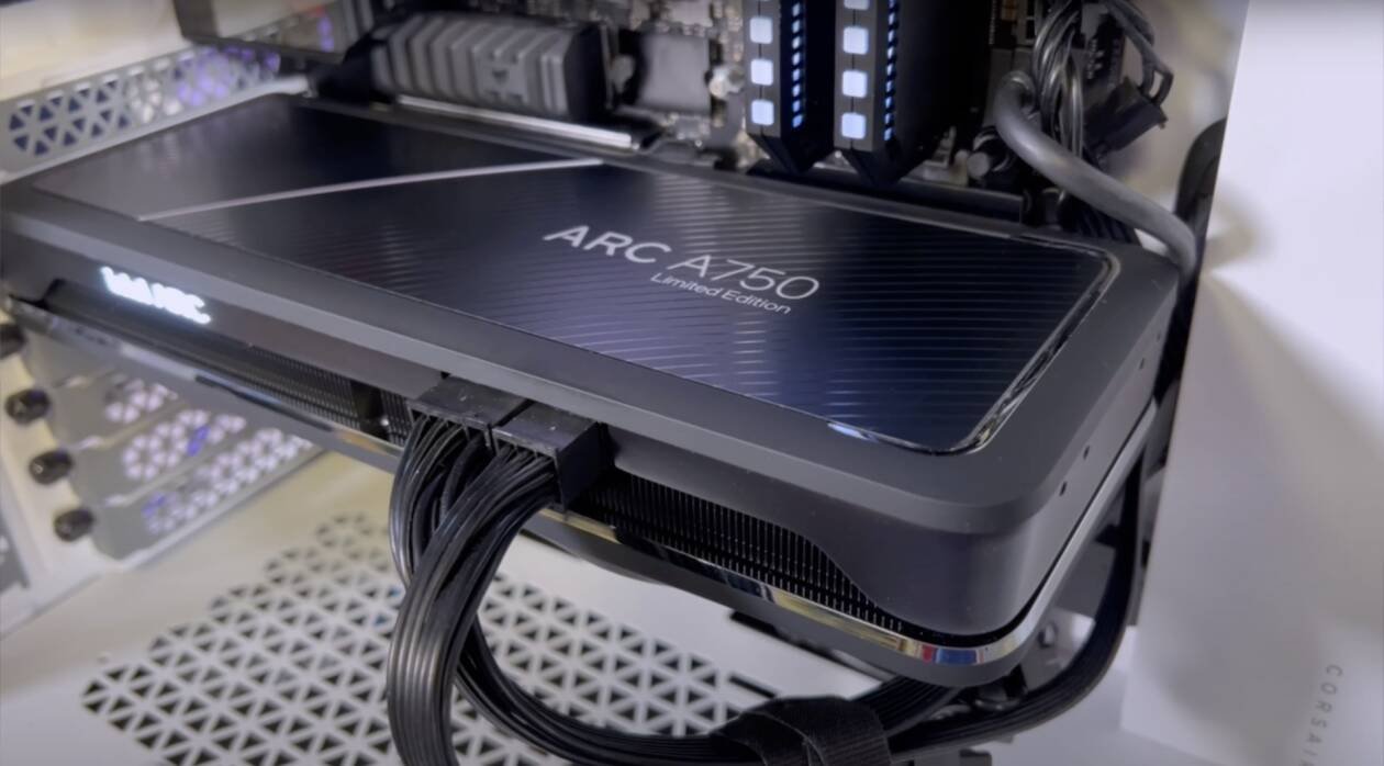 Immagine di Intel Arc A750, ecco i primi benchmark ufficiali della GPU