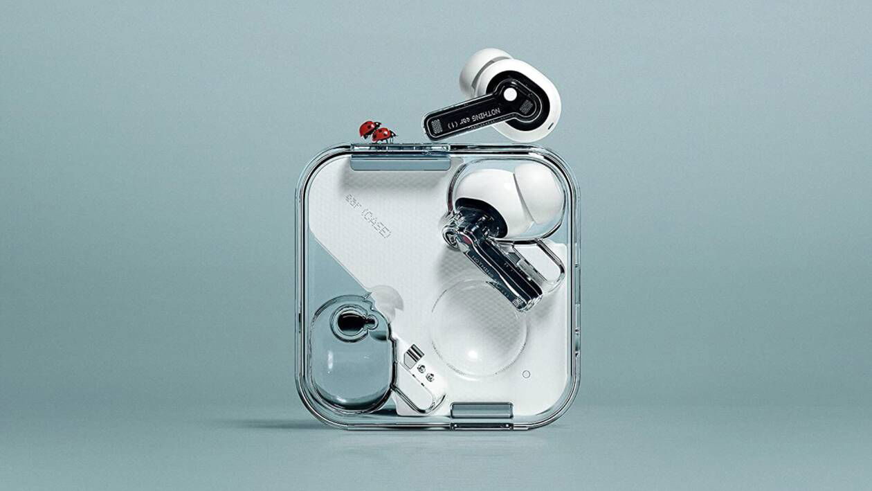 Immagine di Nothing Ear (1), gli auricolari dal creatore di One Plus al 40% di sconto